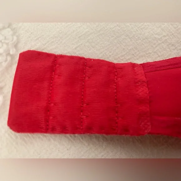 Victoria’s Secret Bra: Red Lace w/Gold Metallic Thread, Double Straps 38C - Picture 7 of 14